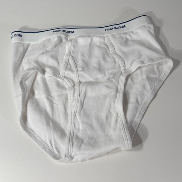 Fruit of the Loom Men's Classic White Briefs - Picture 4 of 6